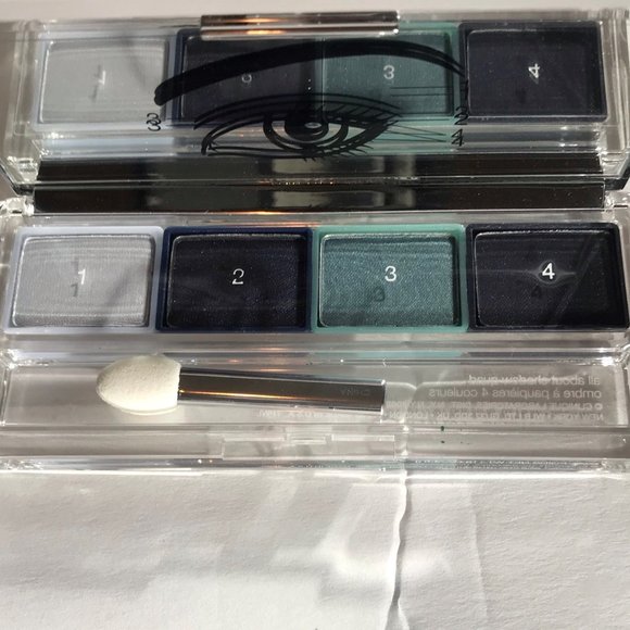 Clinique Makeup Set with 2 Eyeshadow Brushes. NIB. - Picture 7 of 8